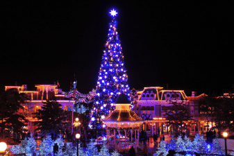Christmas tree at night at Disneyland Paris